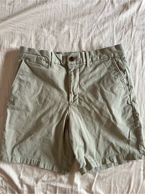 GAP Men’s Flat Front Khaki Chino Shorts